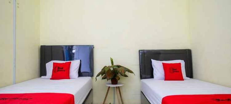 红门酒店-近三宝垄恩加利安佩尔马塔美迪卡医院(RedDoorz Near RS Permata Medika Ngaliyan Semarang)图片