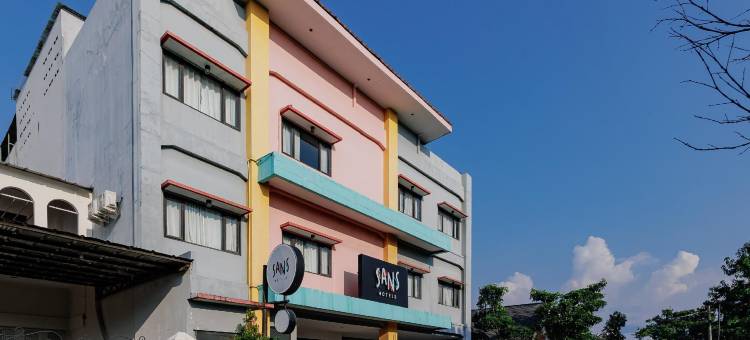 维达拉萨里井里汶桑斯酒店(Sans Hotel Widarasari Cirebon)图片