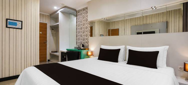 达玛库龙橡树镇屋酒店(Townhouse Oak Hotel Damar Kurung)图片
