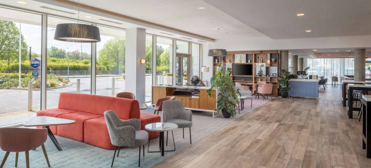 伦敦斯坦斯特德机场希尔顿欢朋酒店(Hampton by Hilton London Stansted Airport)图片