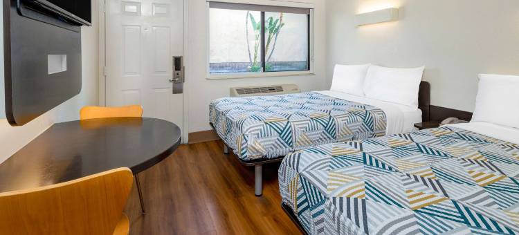 圣巴巴拉州6号汽车旅馆(Motel 6 Santa Barbara, CA - State Street)图片