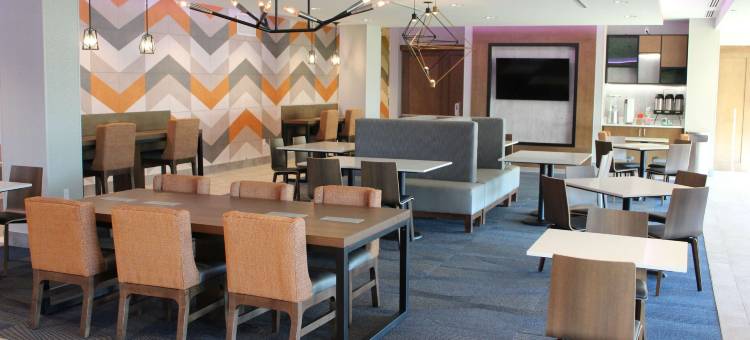 巴兹敦拉昆塔温德姆酒店及套房(La Quinta Inn & Suites by Wyndham Bardstown)图片