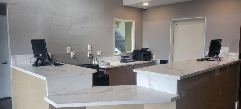 丘拉维斯塔海湾酒店(SureStay Hotel by Best Western Chula Vista San Diego Bay)图片