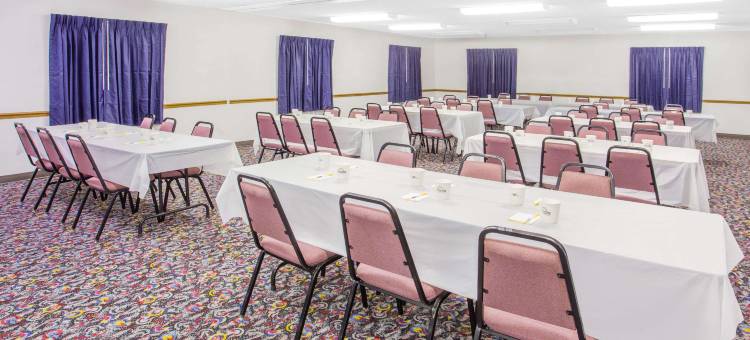 莱克村戴斯酒店(Days Inn by Wyndham Lake Village)图片