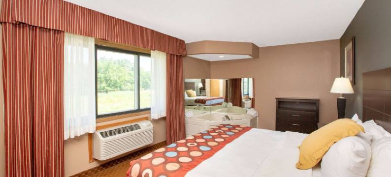 科拉尔维尔美吟温德姆酒店(AmericInn by Wyndham Coralville)图片