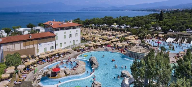 克劳迪亚露营酒店(Piani di Clodia Holidaypark)图片