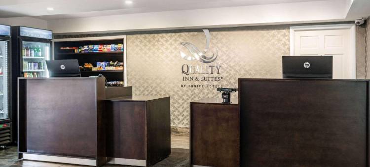 品质酒店及套房-机场(Quality Inn & Suites Airport)图片