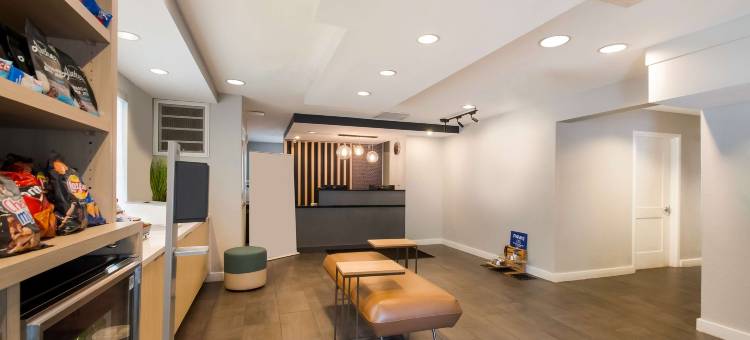 福尔斯彻奇索尼斯塔简单套房酒店(Sonesta Simply Suites Falls Church)图片