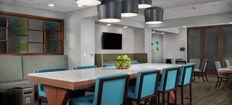 布尔利希尔顿欢朋酒店(Hampton Inn by Hilton Burley)图片