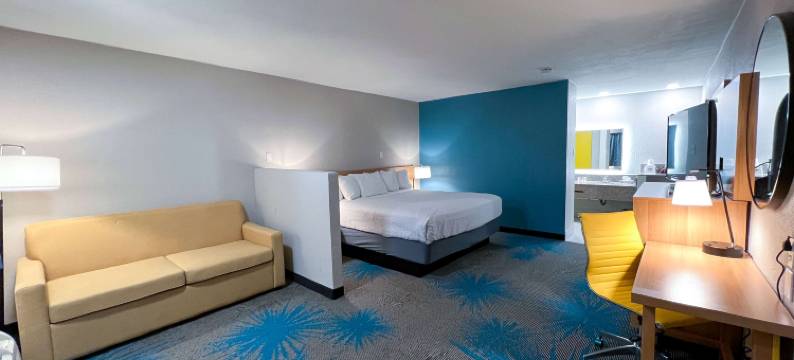 圣罗莎戴斯套房酒店(Days Inn & Suites by Wyndham Santa Rosa)图片