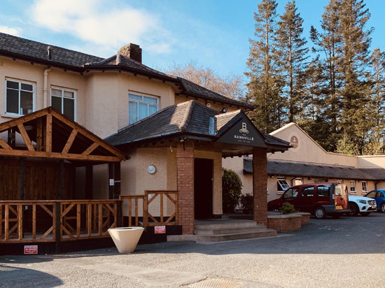 邦维尔酒店