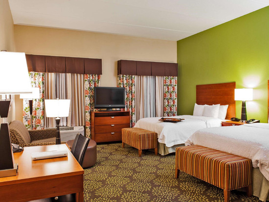 哈灵根欢朋套房酒店