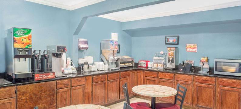 圣安吉洛速8酒店(Super 8 by Wyndham San Angelo)图片