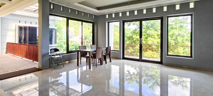 RedDoorz @ Green Homestay Syariah Baubau图片