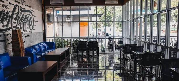 红多兹Plus酒店-近苏丹哈桑丁机场(RedDoorz Plus Near Sultan Hasanuddin Airport)图片