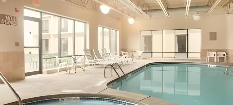 布法罗机场舒适套房酒店(Comfort Inn & Suites Buffalo Airport)图片