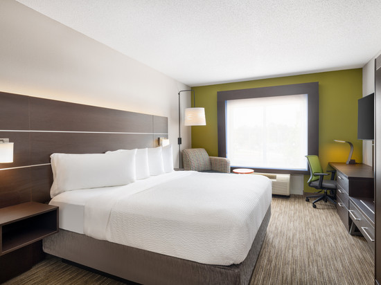 智选假日套房酒店春山