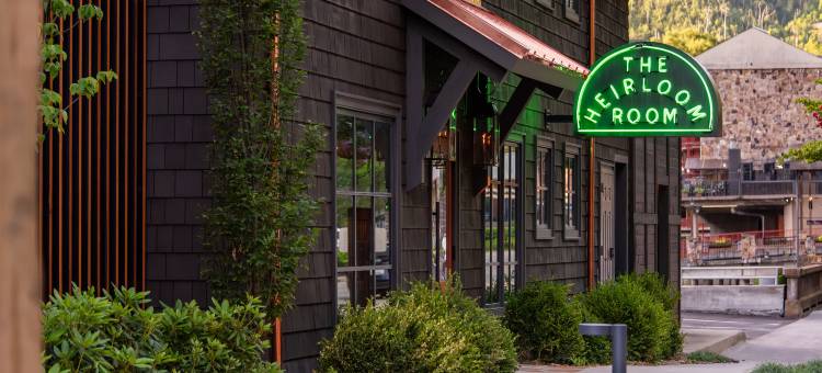 历史洛基沃特斯旅馆-小型豪华酒店(Historic Rocky Waters Inn, A Small Luxury Hotel)图片