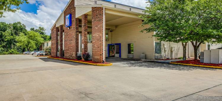 格林斯伯勒机场6号汽车旅馆(Motel 6 Greensboro, NC - Airport)图片