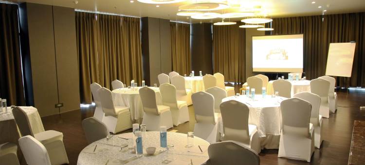 Udman Greater Noida by Ferns N Petals图片