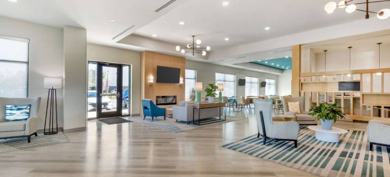 舒适套房酒店泰特斯维尔靠近肯尼迪航天中心(Comfort Suites Titusville Near Kennedy Space Center)图片