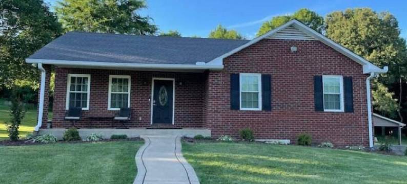 Hilltop Hideaway w/ Hot Tub Close to Nashville图片