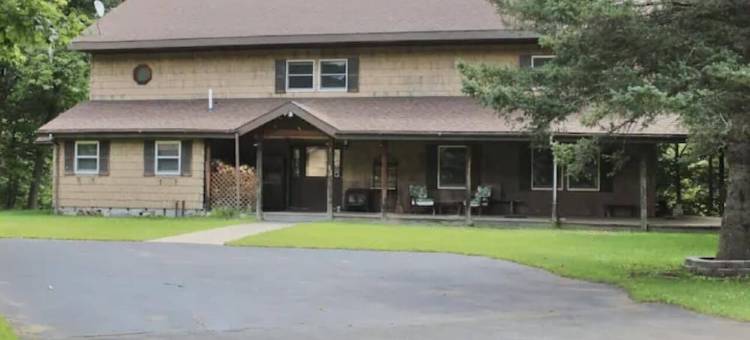 Spacious home in the Heart of 46 High Peaks on The AuSable River - 8-12 Guests图片