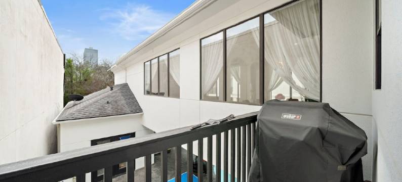 The Kirby Retreat–Luxe Stay w/ Heated Pool, King Size Beds, Garage & Games图片