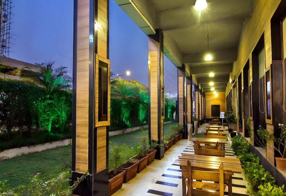 Pallavi áVIDA Hotel Overview