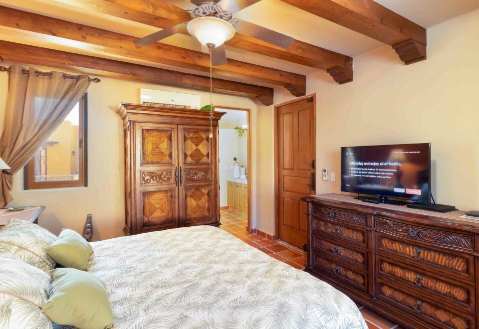 Casa Bahama Hotel Overview