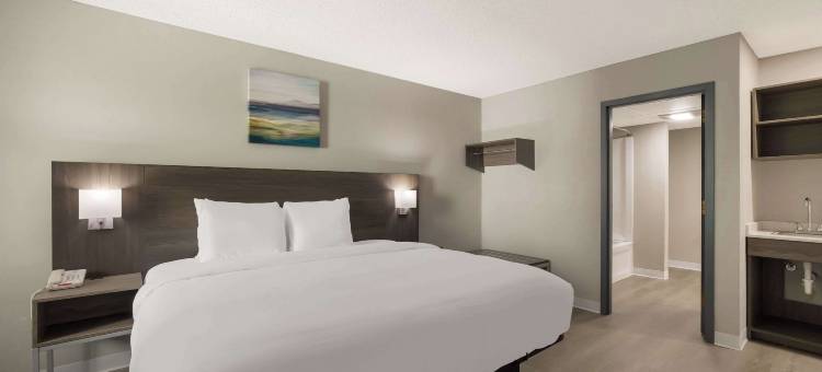 都会工作室密尔沃基机场(Suburban Studios Milwaukee Airport)图片