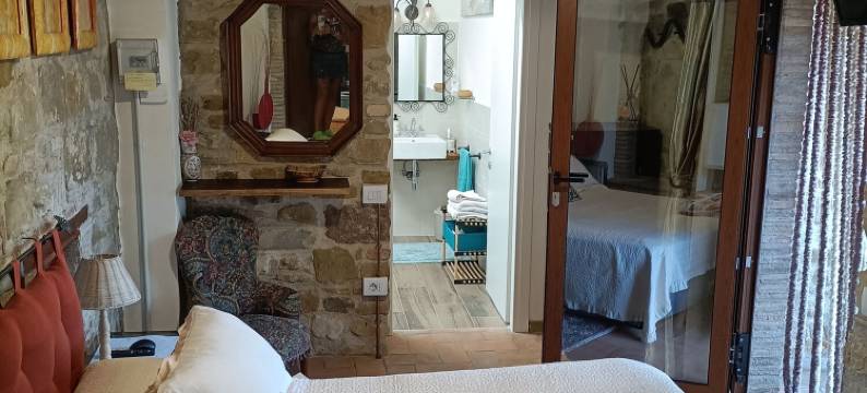 卡萨莱卡兰奇古比奥(Casale I Calanchi Gubbio)图片