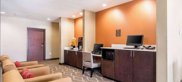 舒适套房酒店梅里迪恩和I-40(Comfort Suites Meridian and I-40)图片