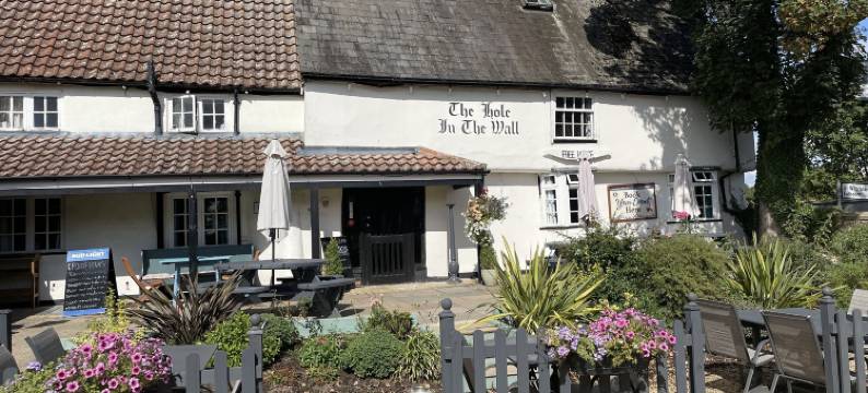 墙洞(The Hole in the Wall)图片