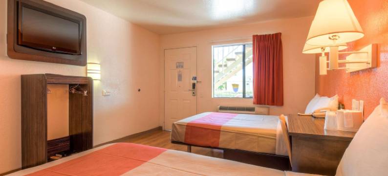 圣地亚哥丘拉维斯塔6号汽车旅馆(Motel 6-Chula Vista, CA - San Diego)图片