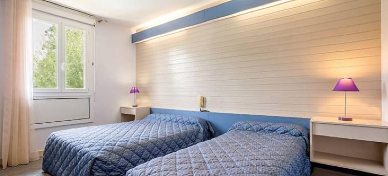 La Crèche酒店餐厅及其室内游泳池 - Logis Hôtels(Hôtel Restaurant la Crèche et sa Piscine intérieure - Logis Hôtels)图片