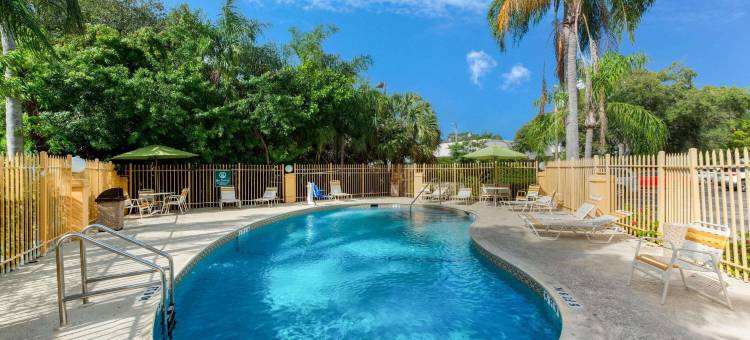 劳德代尔堡塔玛拉克东拉昆塔温德姆酒店(La Quinta Inn by Wyndham Ft. Lauderdale Tamarac East)图片