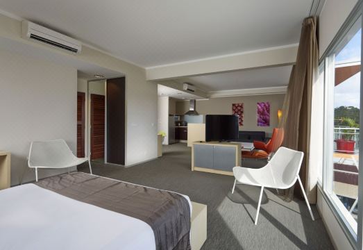 Hôtel du Centre Hotel Overview