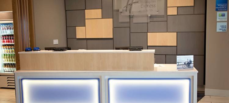 大本德智选假日酒店(Holiday Inn Express & Suites Great Bend by IHG)图片