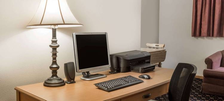 门罗温德姆速8酒店(Super 8 by Wyndham Monroe WI)图片