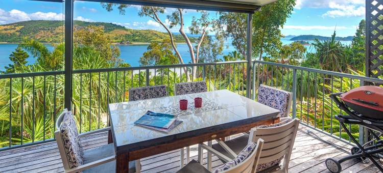 轩尼可尼亚 10 号新装修之家酒店(Heliconia 10 Centrally Located House Hamilton Island with Buggy)图片