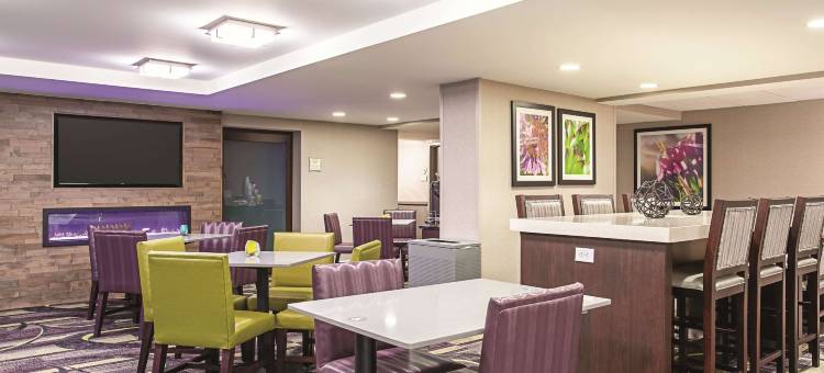 巴尔的摩北怀特马什拉昆塔温德姆套房酒店(La Quinta Inn & Suites by Wyndham Baltimore N / White Marsh)图片