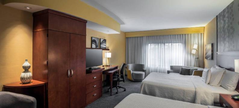 万怡华尔道夫酒店(Courtyard Waldorf)图片