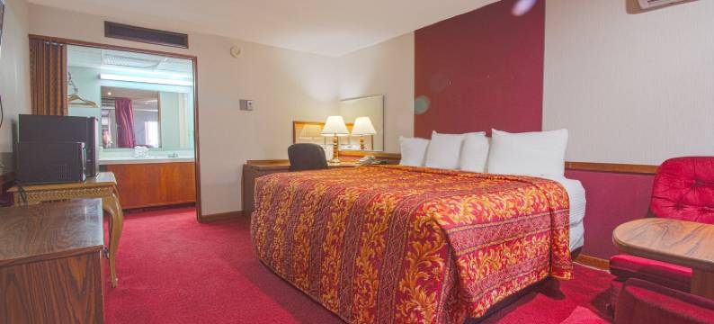 OYO 霍姆敦酒店 - 堪萨斯里伯勒(HomeTown Inn by OYO - Liberal, KS)图片