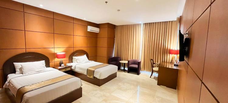 沙努尔皇家酒店(Royal Senyiur Hotel)图片