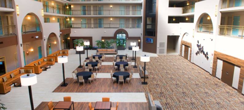 北西雅图林伍德希尔顿大使套房酒店(Embassy Suites by Hilton Seattle North Lynnwood)图片