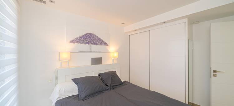 Stylish Villa with Lake Views图片