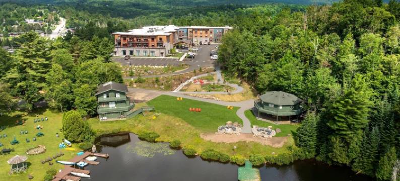 坎布里亚酒店-普莱西德湖湖畔度假村(Cambria Hotel Lake Placid - Lakeside Resort)图片