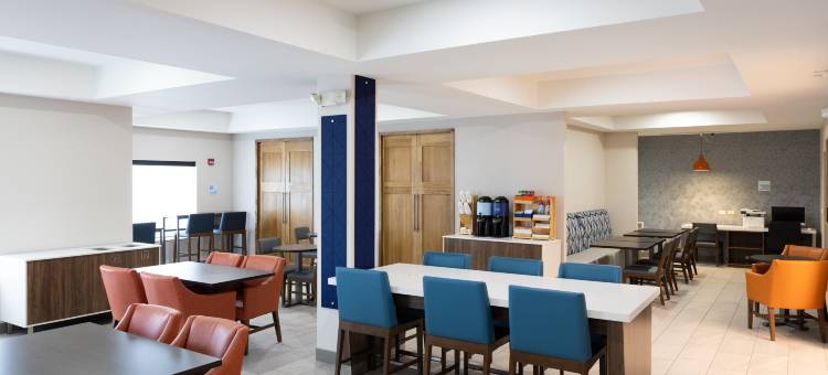 智选假日套房酒店威奇托机场 by IHG(Holiday Inn Express & Suites Wichita Airport by IHG)图片