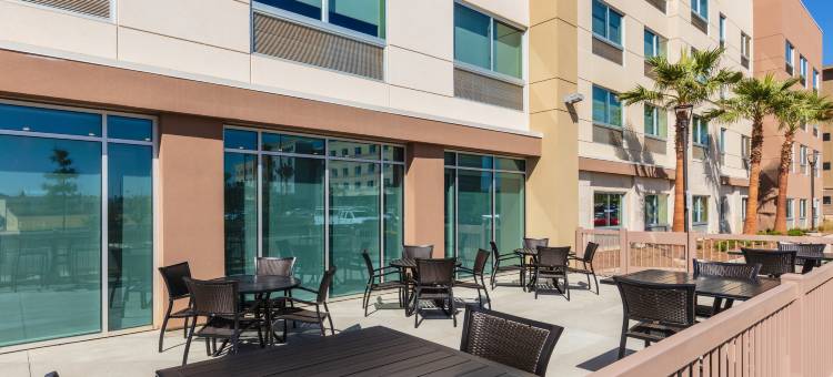 莫雷诺谷里弗赛德智选假日套房(Holiday Inn Express & Suites Moreno Valley - Riverside)图片